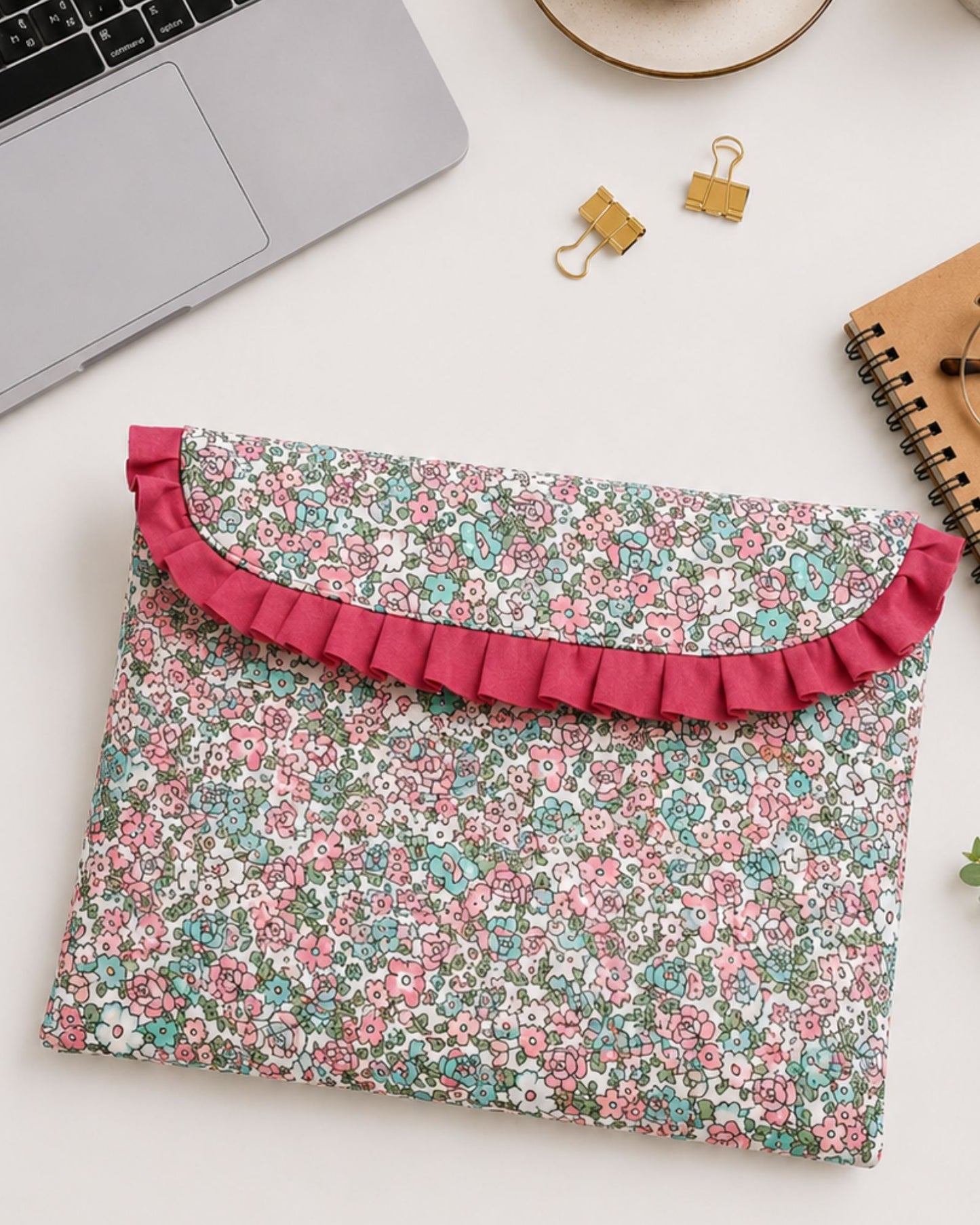 escritorio-portadocumentos-floral-rosa-cerrado
