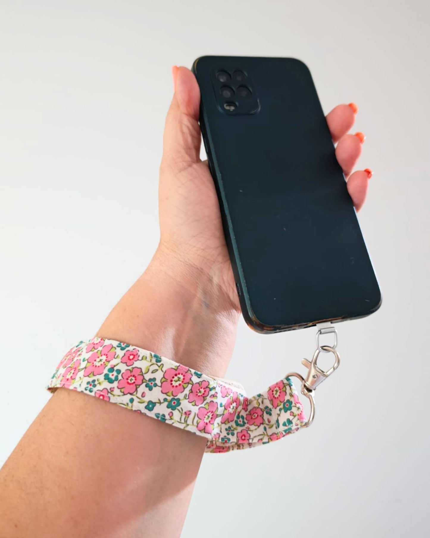 pulsera-cuelgamovil-matilda