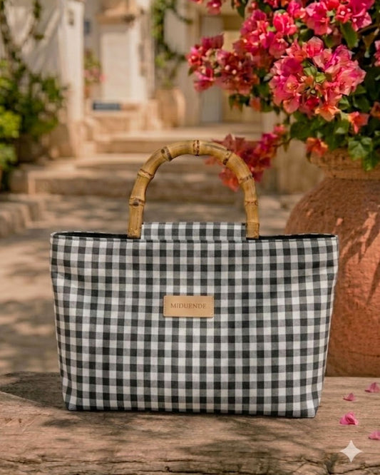 Bolso de tela vichy negro 1 cm con asas de bambú para unamujer actual, de MiDuende