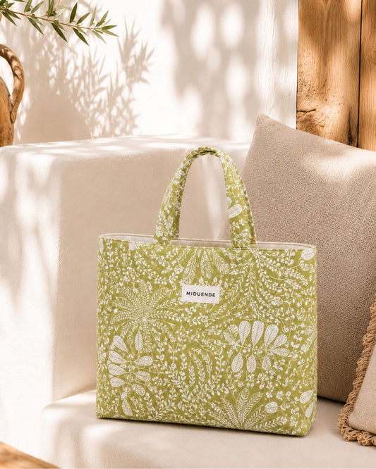 bolso shopper amazonas de tela de loneta con asas cortas para llevarlo del brazo o de la mano.