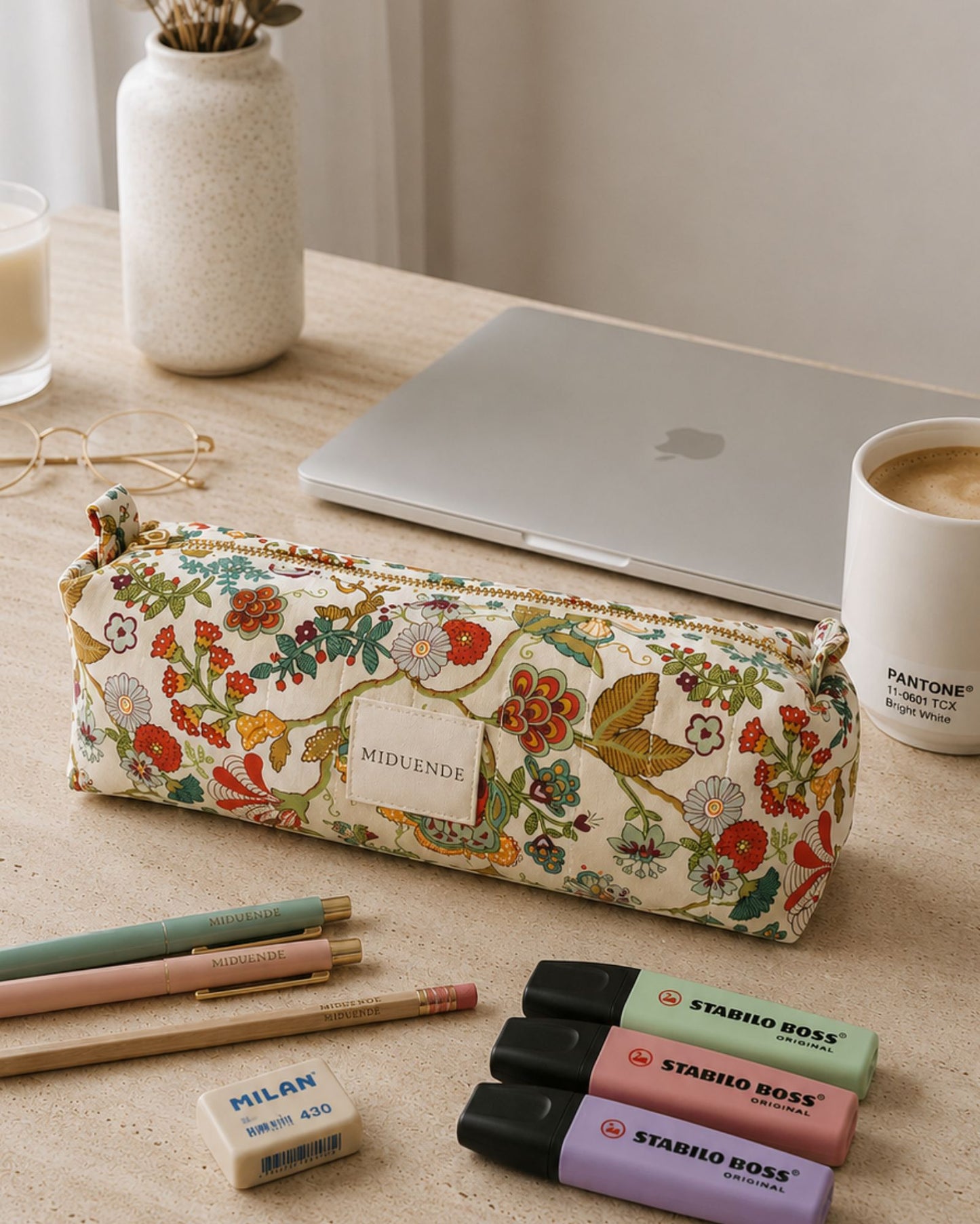 estuche redondo personalizable Aire de Sevilla ideal para estudiantes y profeforas