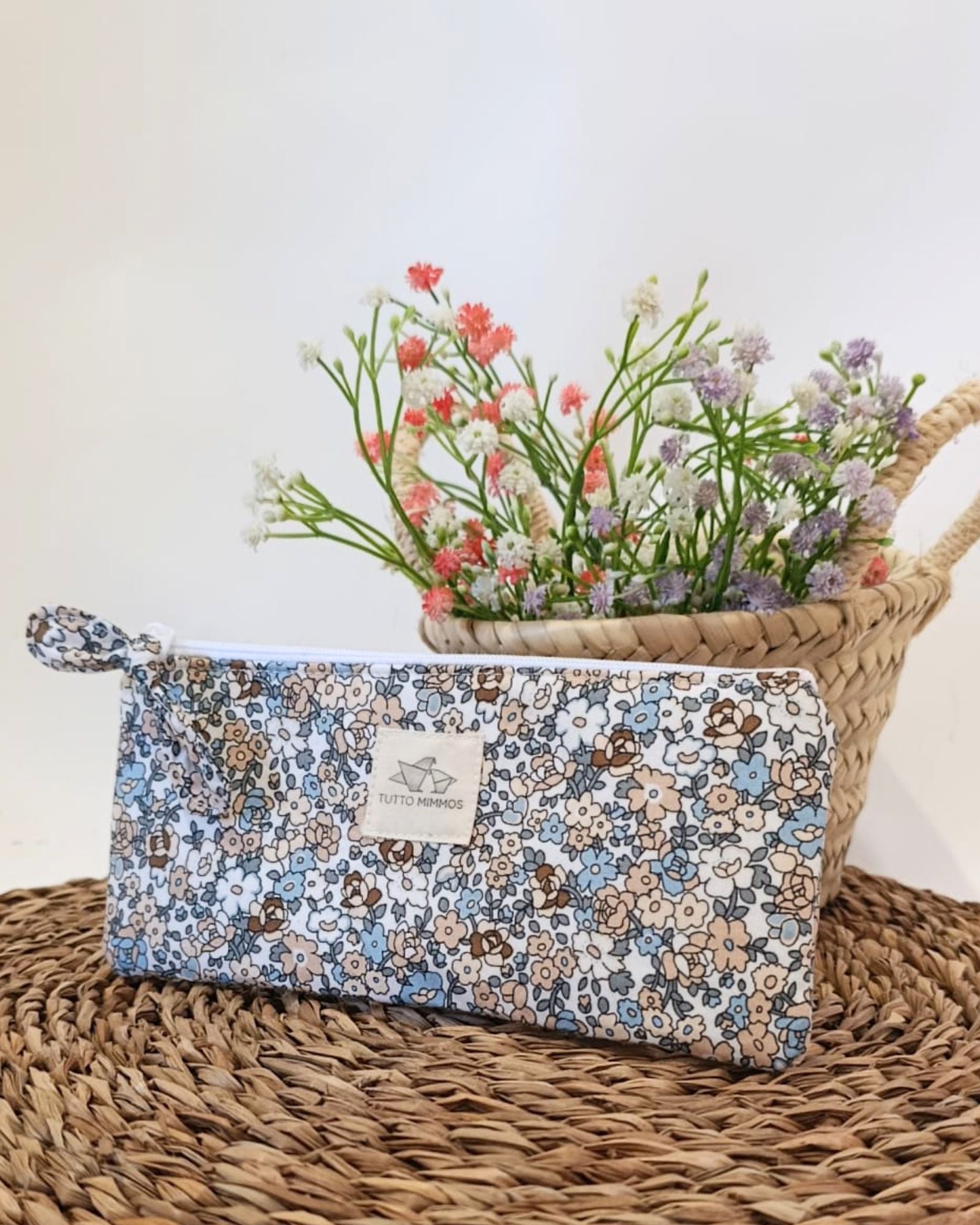 estuche-floral-azul-plano