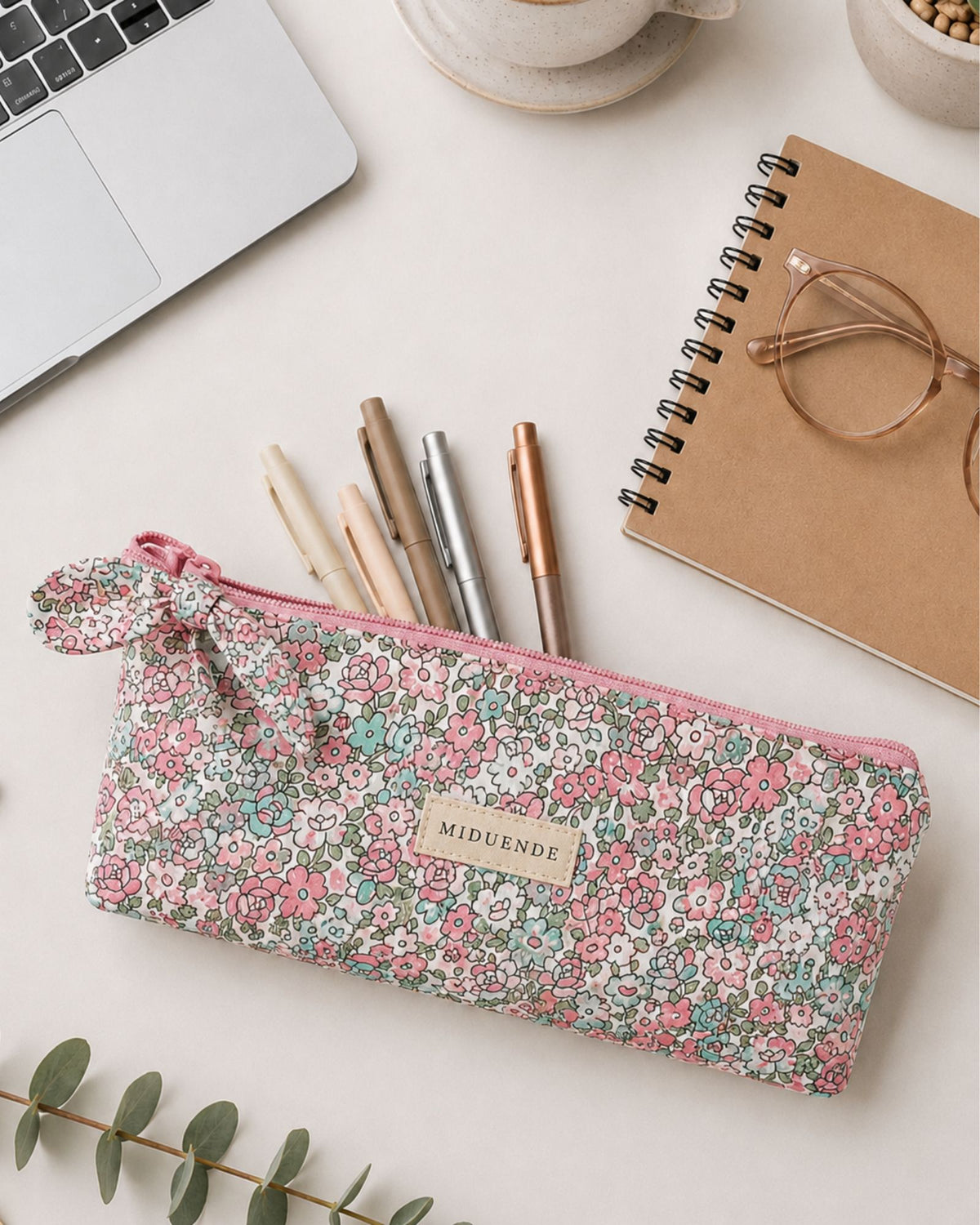 estuche de tela Flroal rosa personalizable con tu nombre o iniciales, para estudiantes, profesoras y amantes de la papeleria MiDuende