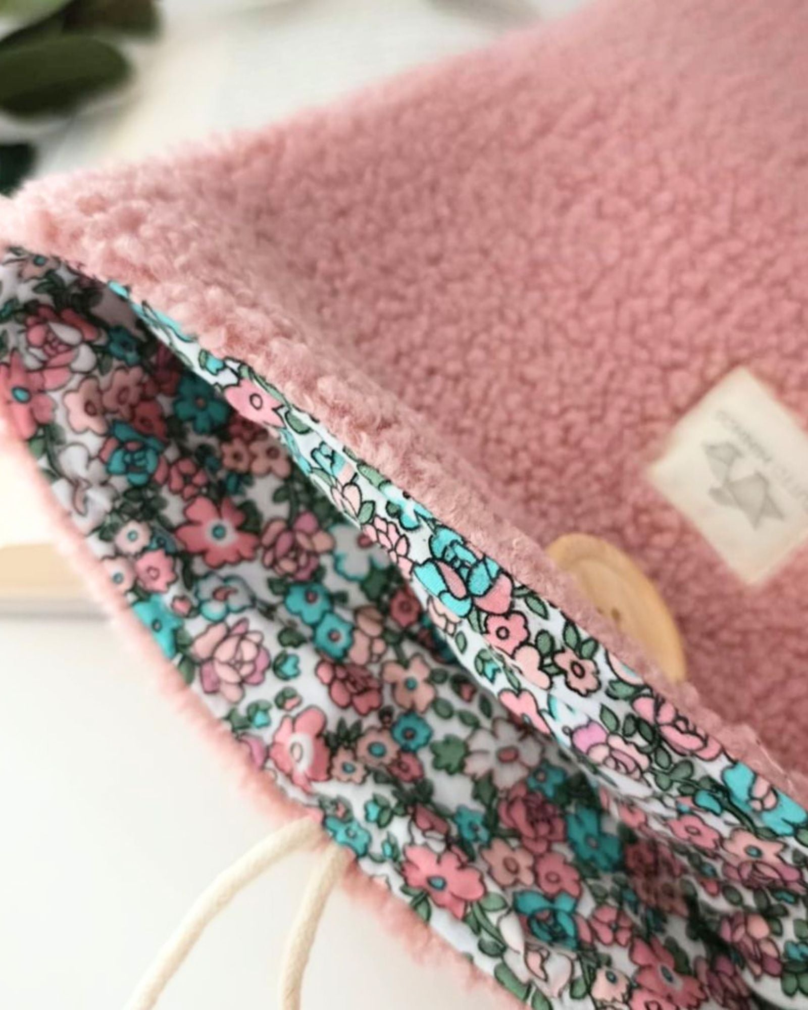 funda-libro-borreguito-rosa-detalle