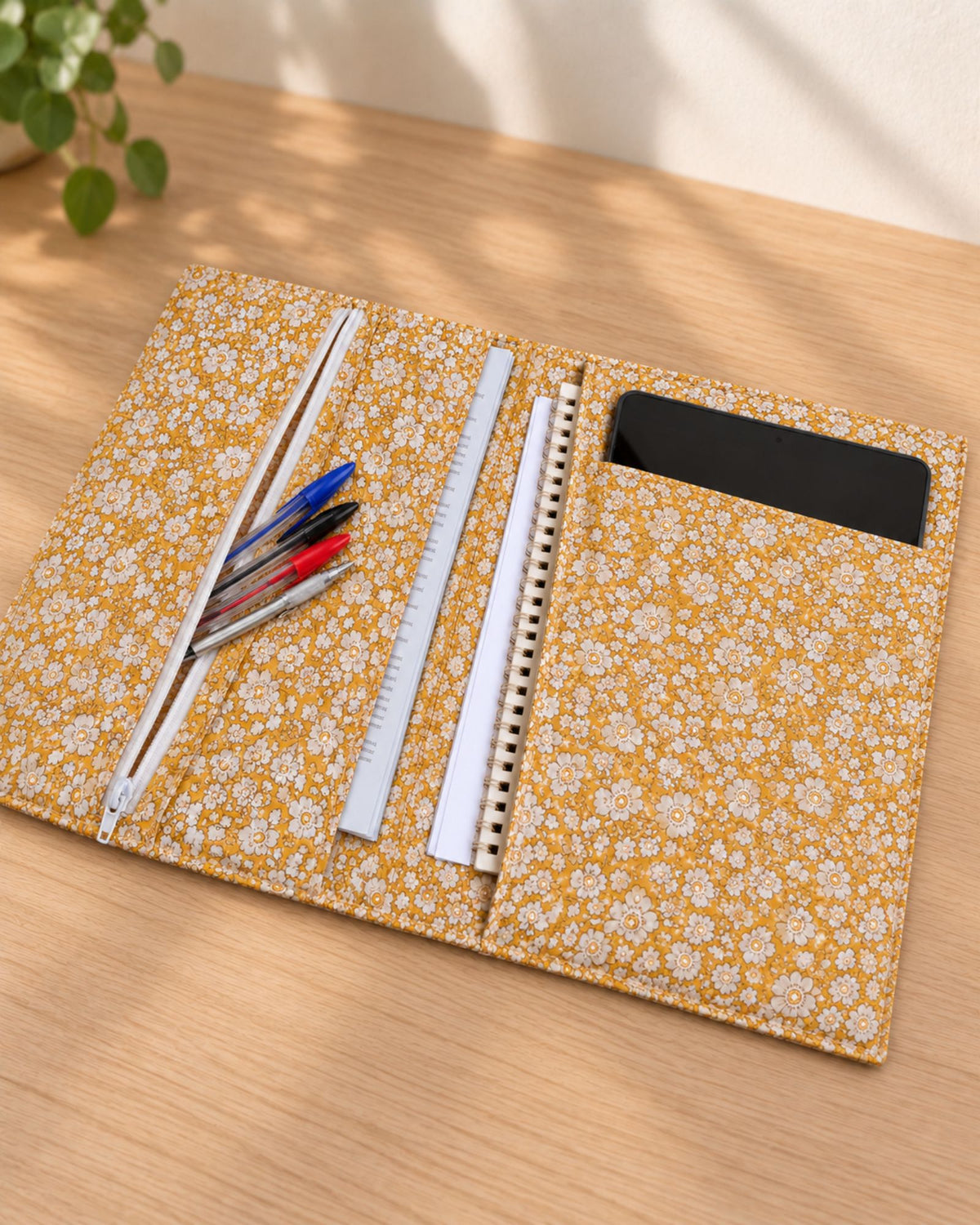 Interior Carpeta organizadora A4 Sofía personalizada con nombre o iniciales de MiDuende