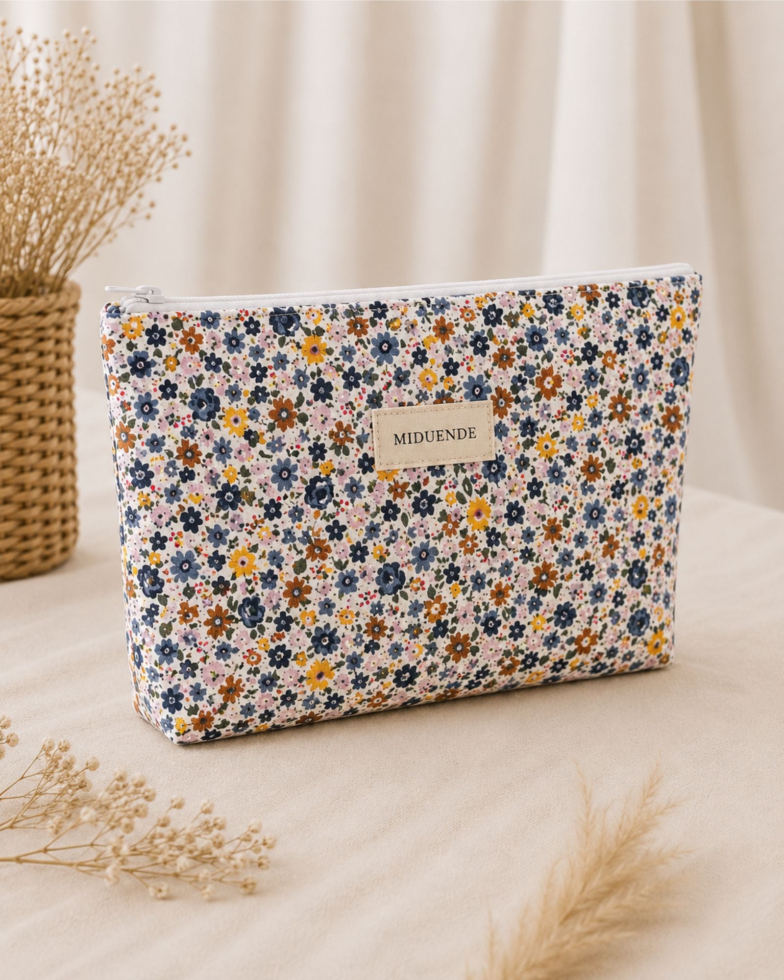 Neceser Maxi Lys personalizado MiDuende confeccionado artesanalmente en algodón con gran capacidad e interior plastificado opcional