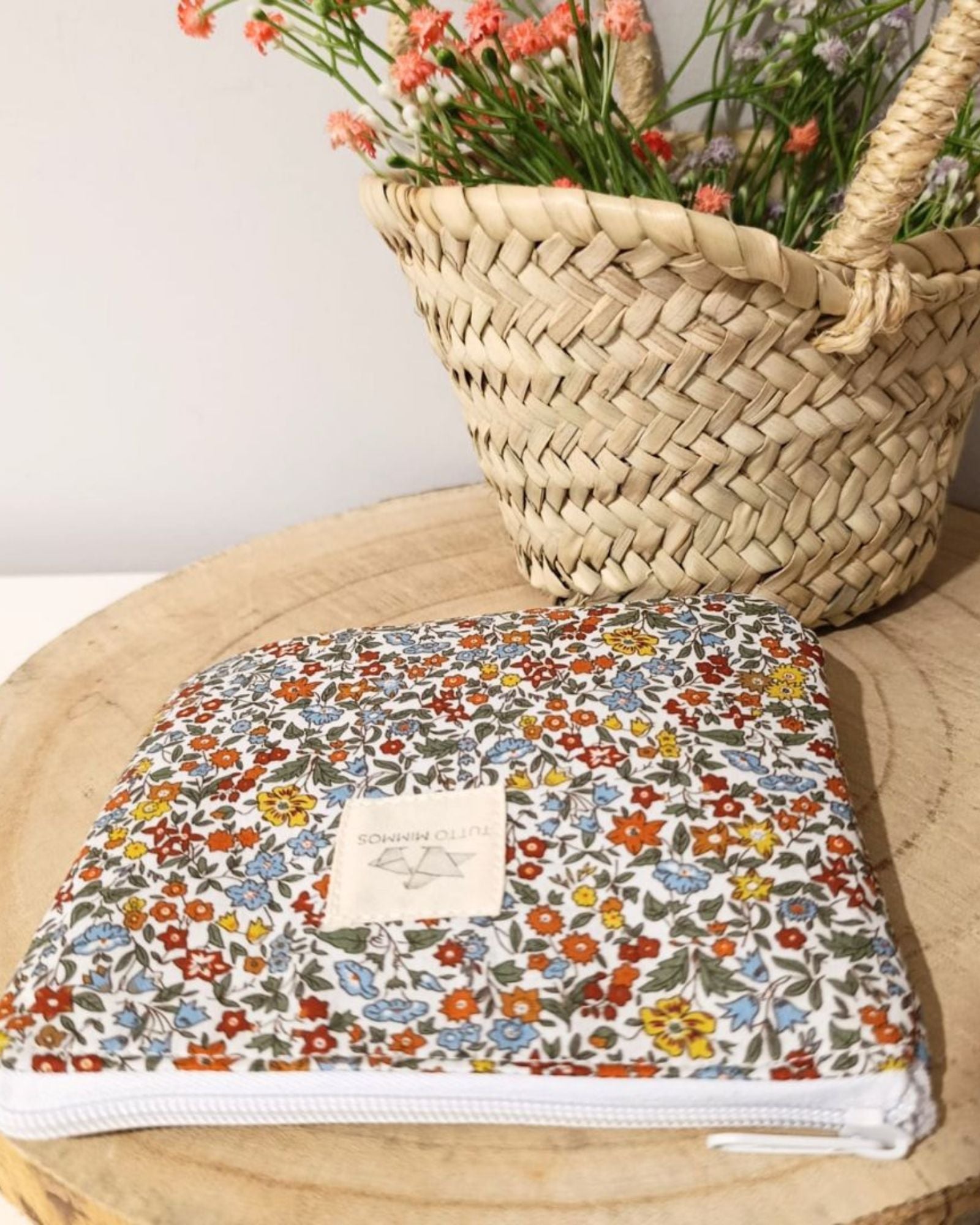 neceser-mini-floral-ocre-tumbado