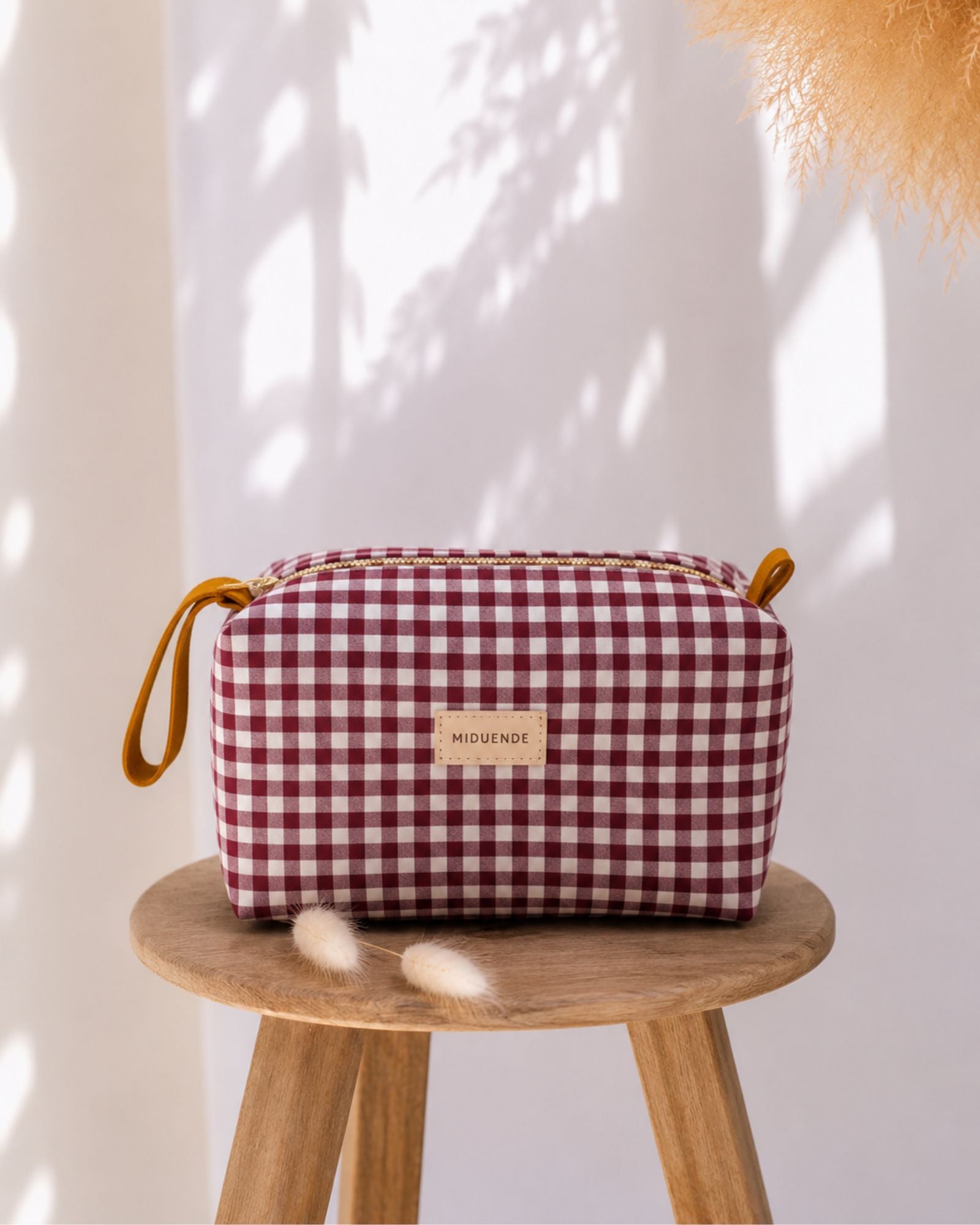 Neceser Traveler Vichy Burdeos personalizable de algodón acolchado MiDuende.