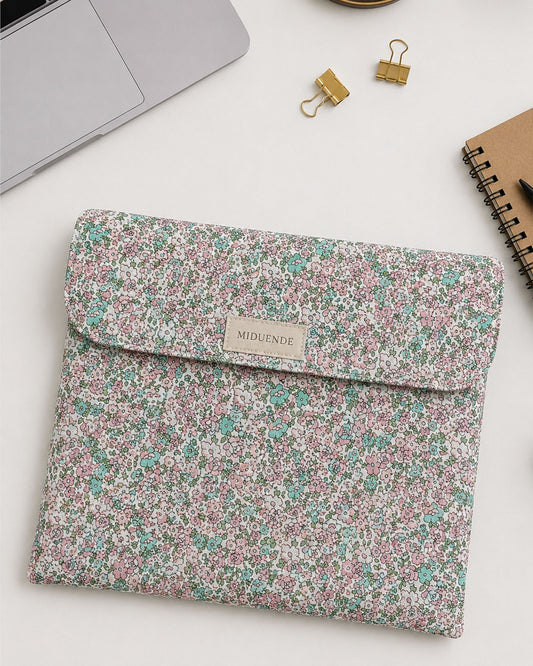 portadocumentos tamaño A5 en tela floral rosa para llevar todo ordenado en el bolso o mochila MIDuende