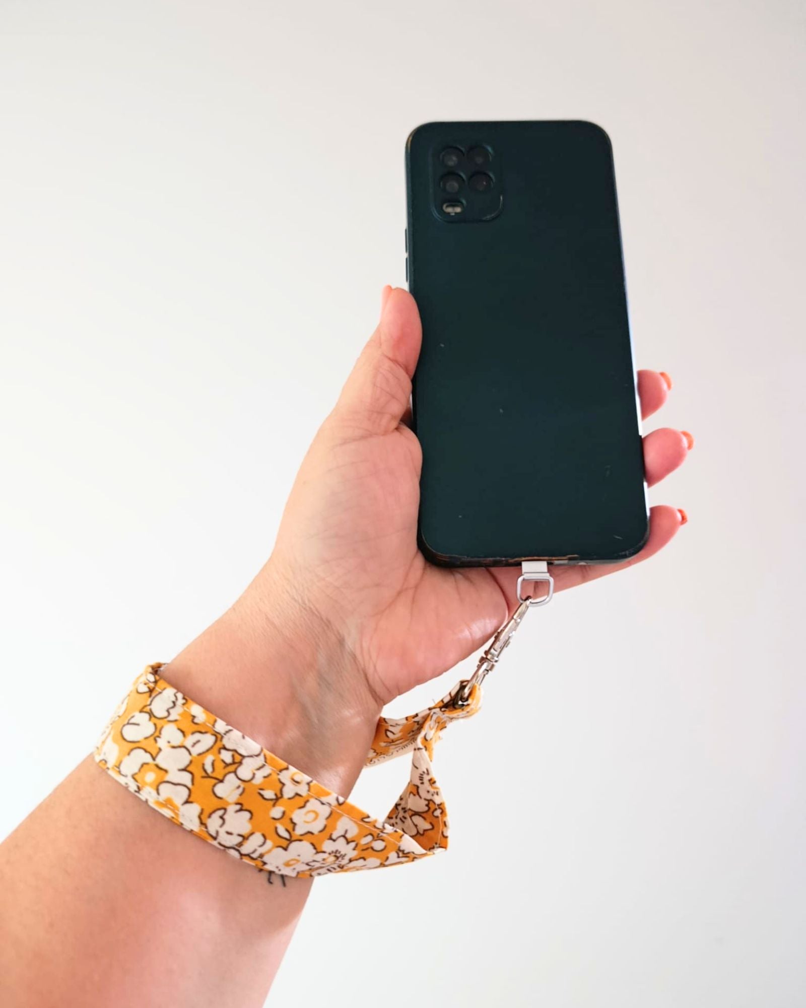 pulsera-cuelgamovil-sofia