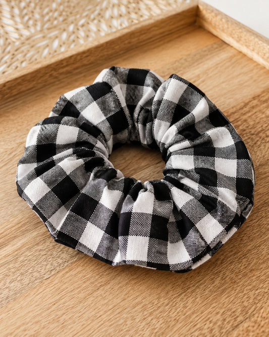 Scrunchie vichy negro artesanal  MiDuende