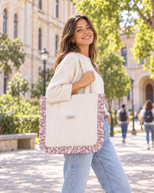 Bolso totebag en tela de lino natural con volante fruncido en tela jara rosa, personalizable de MiDuende