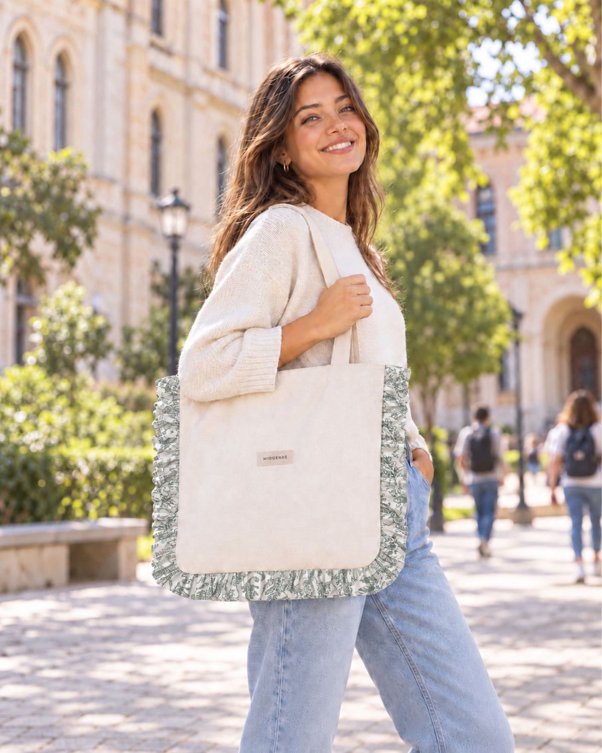 Bolso totebag en tela de lino natural con volante fruncido en tela jara verde, personalizable de MiDuende