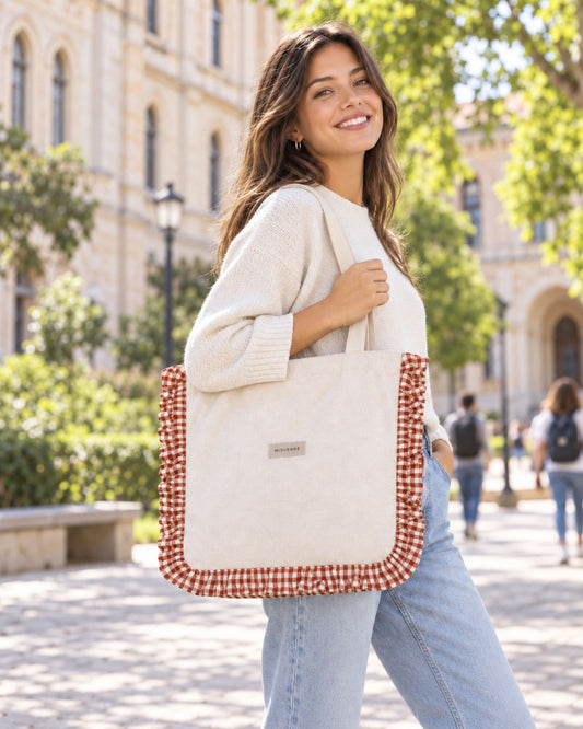 Bolso totebag en tela de lino natural con volante fruncido en tela vichy caldera, personalizable de MiDuende